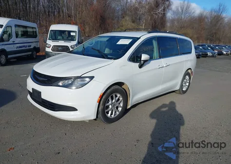 2020 Chrysler Voyager Lxi из США, поврежденный, VIN 2C4RC1DG0LR148591